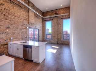 1532 Chicago, Chicago, IL 60642