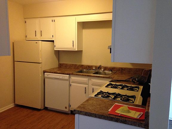 4th image of 4301 10th Ave APT 303B