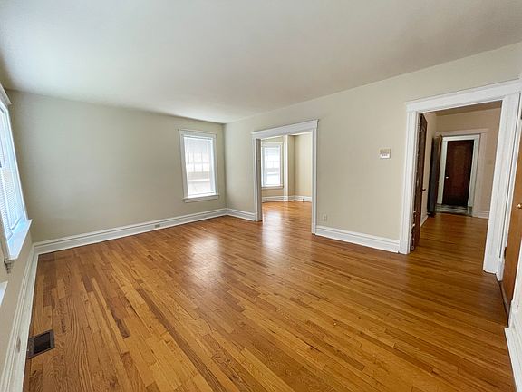 3rd image of 765 Syracuse Ave