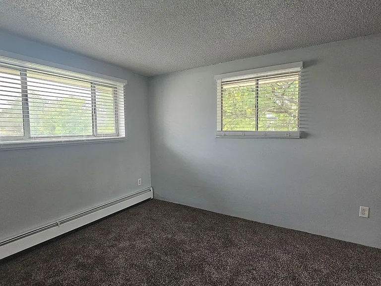 Knight Apartments and Sunlight Townhomes - located in historic downtown Greeley! — Photo 28