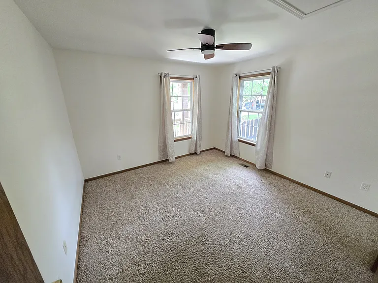 308 E Iowa Ave — Photo 9