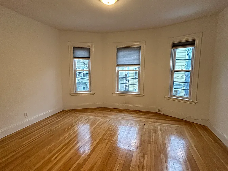27 Marney St — Photo 3