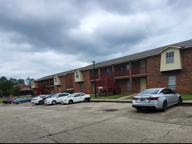 Cassandra Apartments — Photo 6