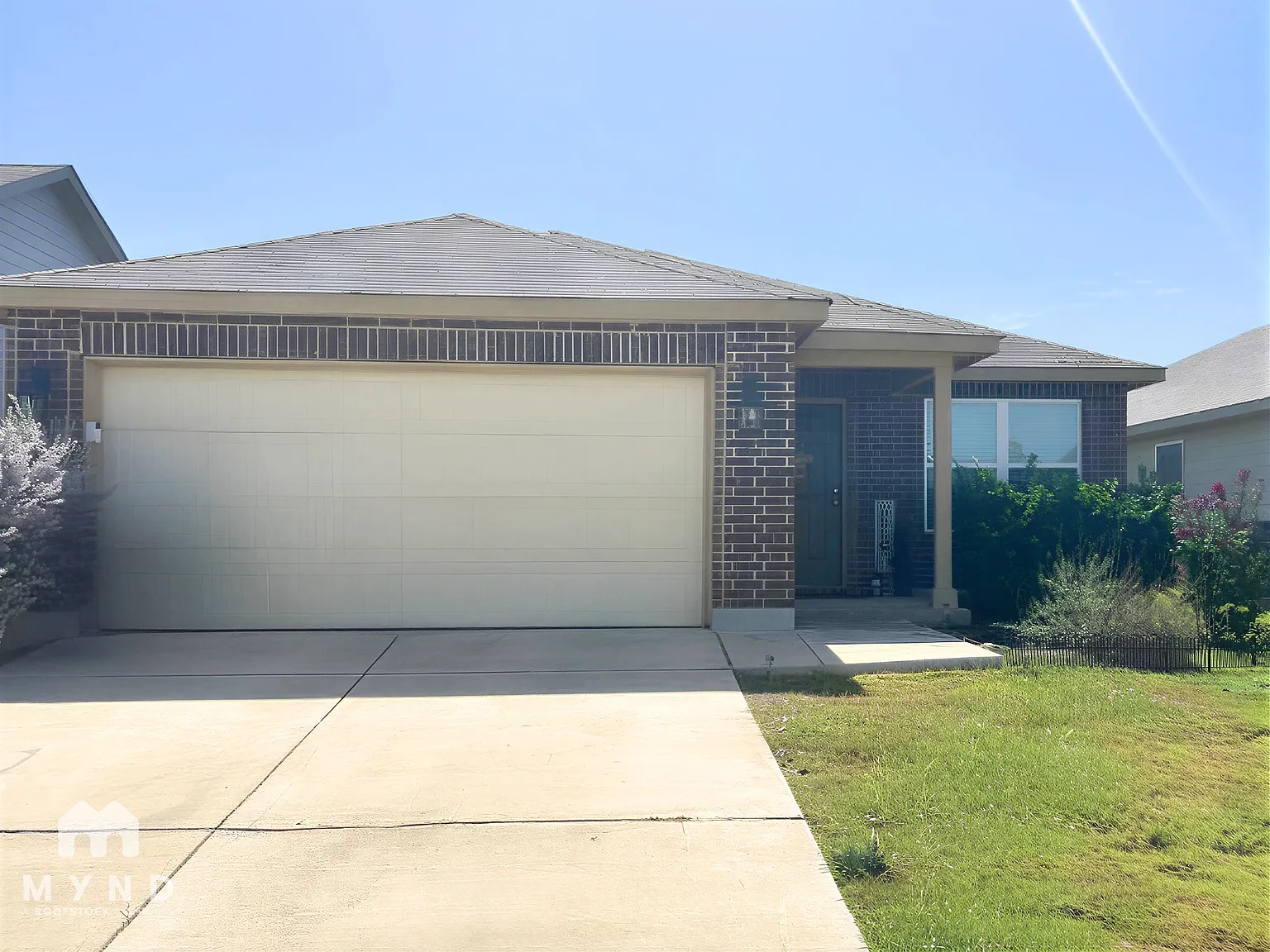 3 bed, 2.0 bath, 1602 sqft, $1,615 — Photo 1
