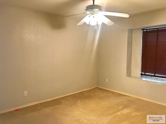 5th image of 2982 Duck Pond Dr