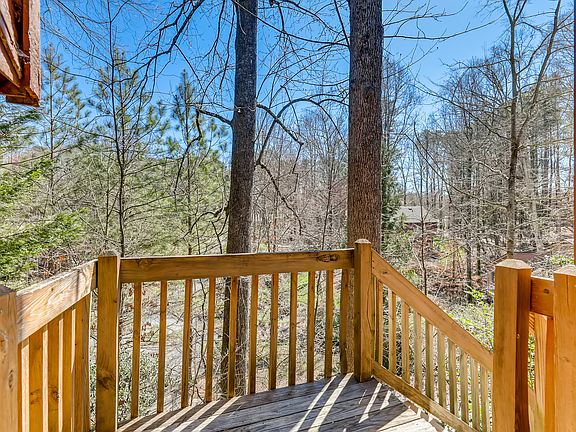 4th image of 3731 Northpoint Dr