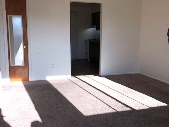 5th image of 5054 Northfield Dr #8