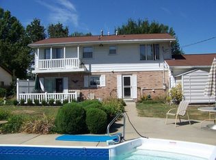 1214 Willow Dr, Olney, IL 62450