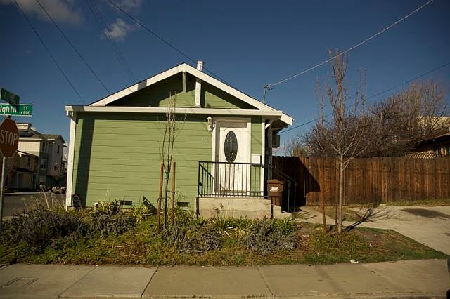 1st image of 714 1/2 W 8th St