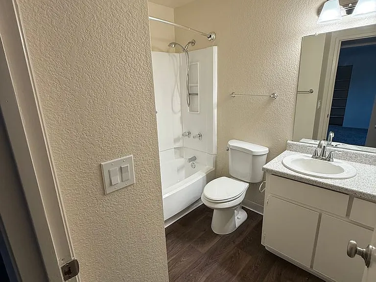 Madison Pines Apartments — Photo 37