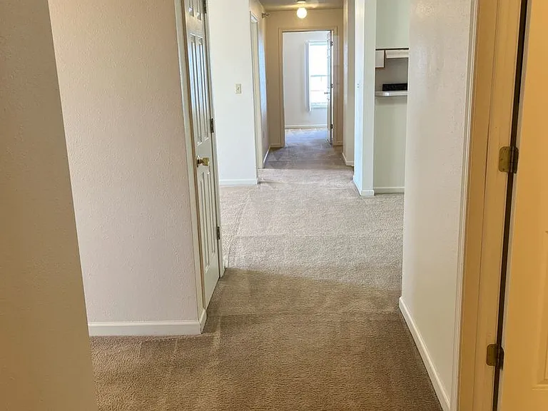 Ashley Square Apartments — Photo 66