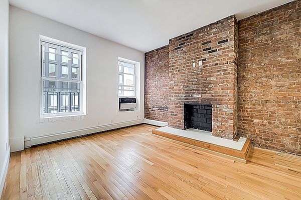 1st image of 146 10th Ave #3