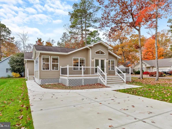 2 Dinghy Ct, Ocean Pines, MD 21811