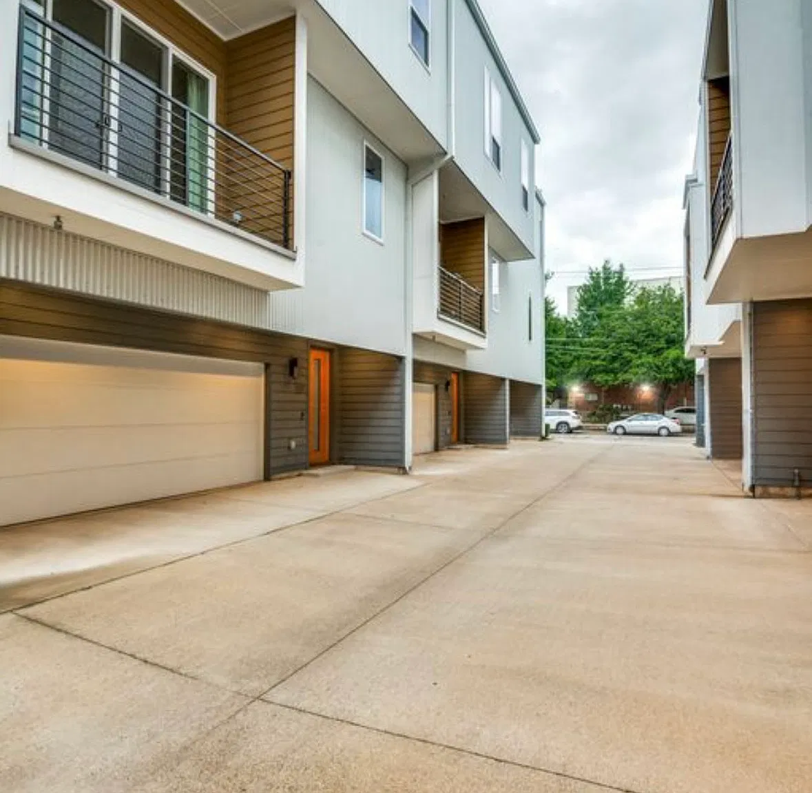 2 bed, 1479 sqft, $2,900 — Photo 2