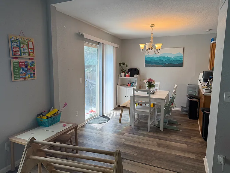 450 W 114th Pl — Photo 2