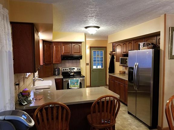 3rd image of 180 Brentview Dr NE