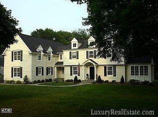 189 N Cedar Rd, Fairfield, CT 06824