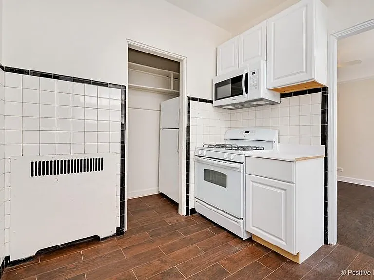 2617 W Glenlake Ave #1D — Photo 7