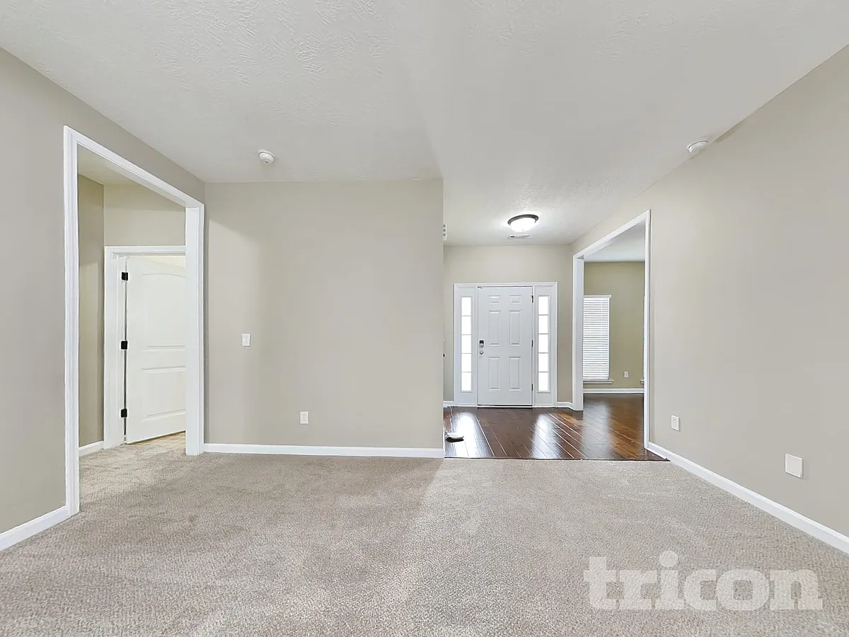 Building Photo - 513 Fox Haven Dr