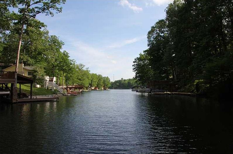 1st image of Elm Dr