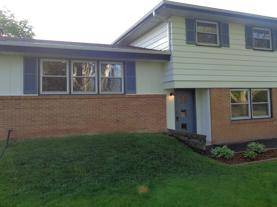 1st image of 5320 S 116th St