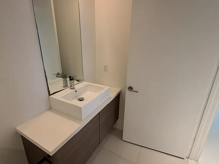 1010 SW 2nd Ave #1107 — Photo 11