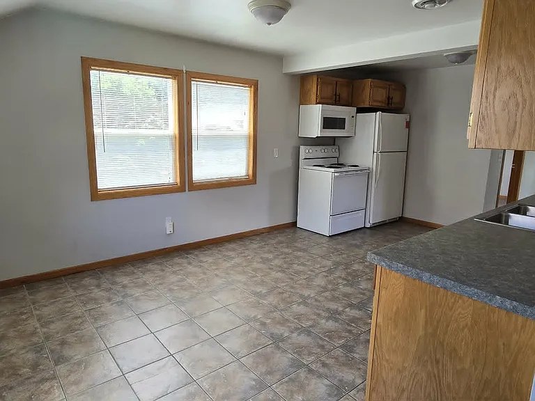 818 Main St #2 — Photo 5