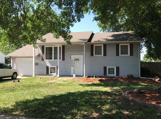 5200 SW 32nd St, Topeka, KS 66614