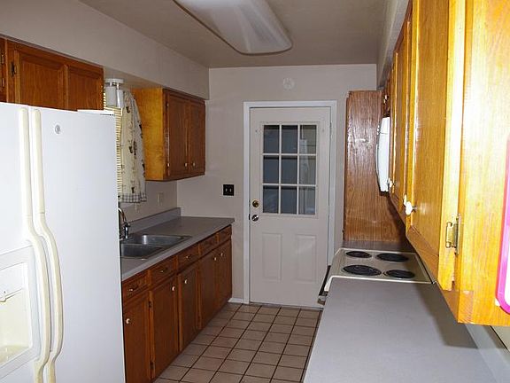 2nd image of 98 Oak Creek Dr