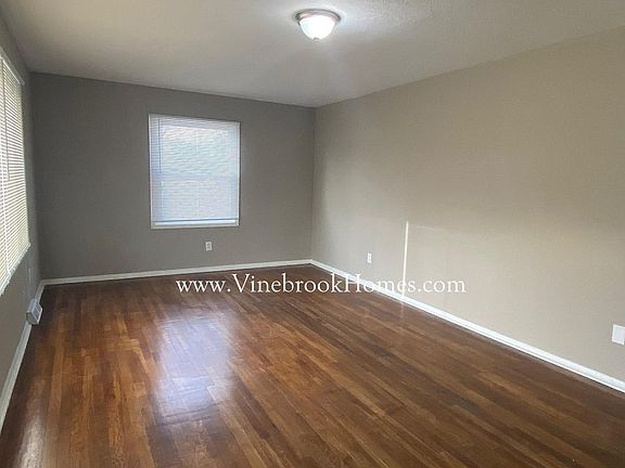 4th image of 690 Wynwood Ct