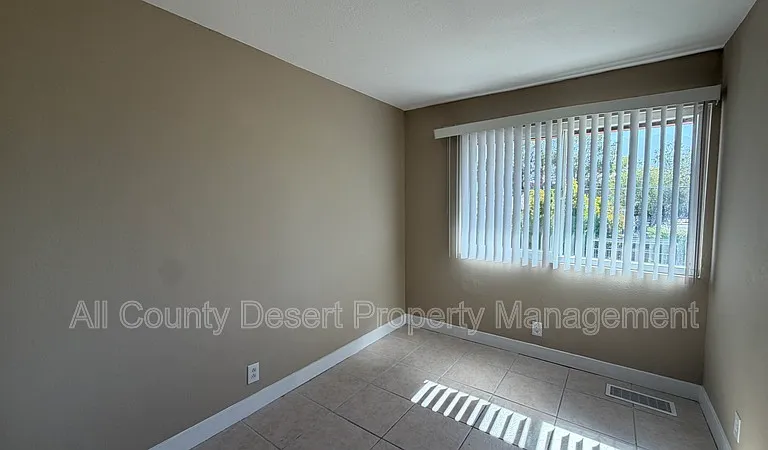 69180 Victoria Dr #8 — Photo 15