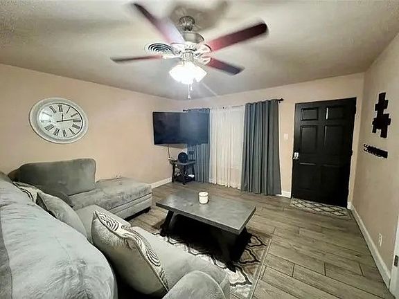 4th image of 6049 Orms Dr
