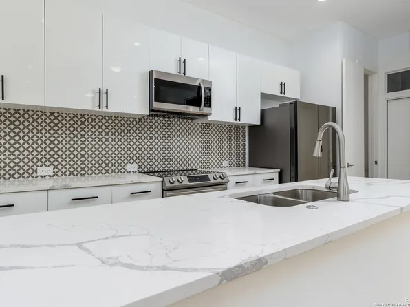 2507 E Commerce 2, San Antonio, TX 78203