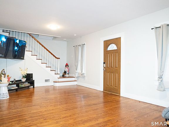 4th image of 445 Strong Street