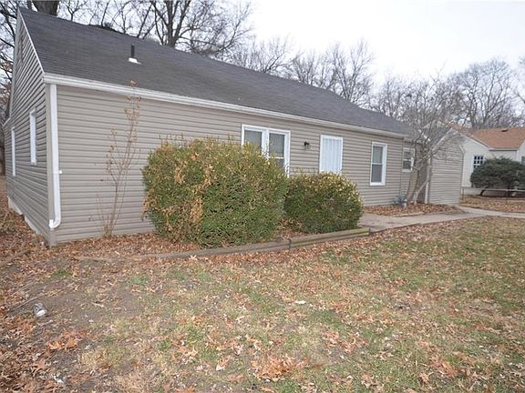 2nd image of 11120 Applewood Dr