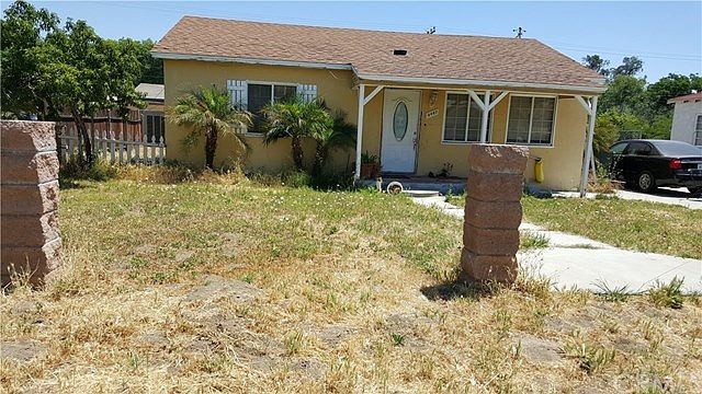 2nd image of 4467 Acacia Ave