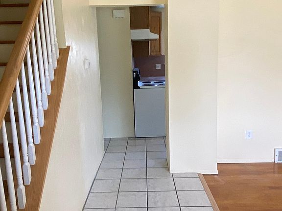 3rd image of 277 Carlson Dr
