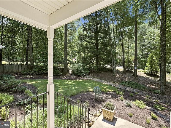 4th image of 7366 Chardon Ct