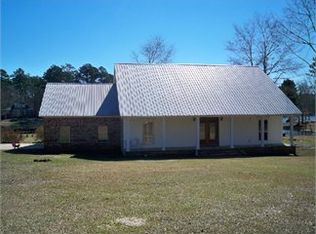 15 Flintstone Rd, Ellisville, MS 39437