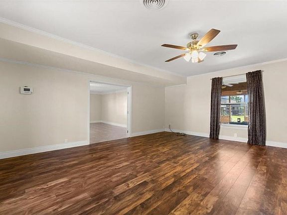 3rd image of 4721 Carlyss Dr