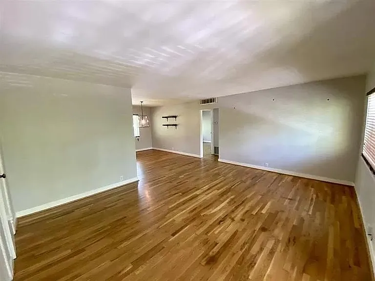 1392 Normandy Dr NE #4 — Photo 22