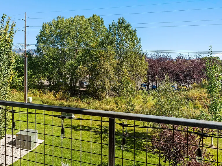 Creekside Apartments — Photo 48