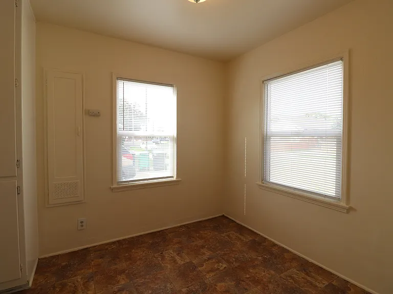 728 W El Camino St — Photo 3