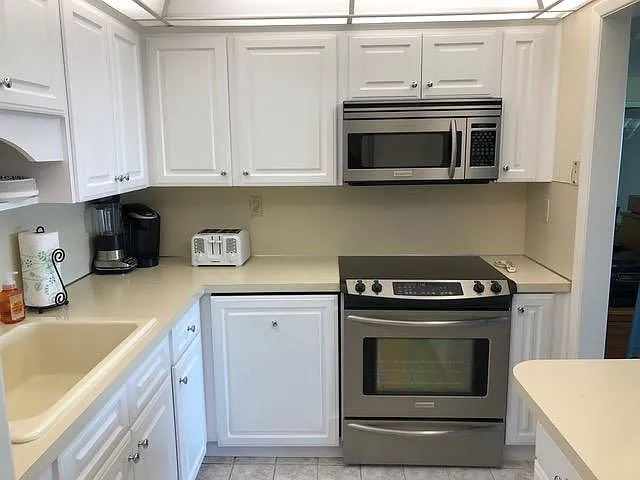 2 bed, 1131 sqft, $3,100 — Photo 4