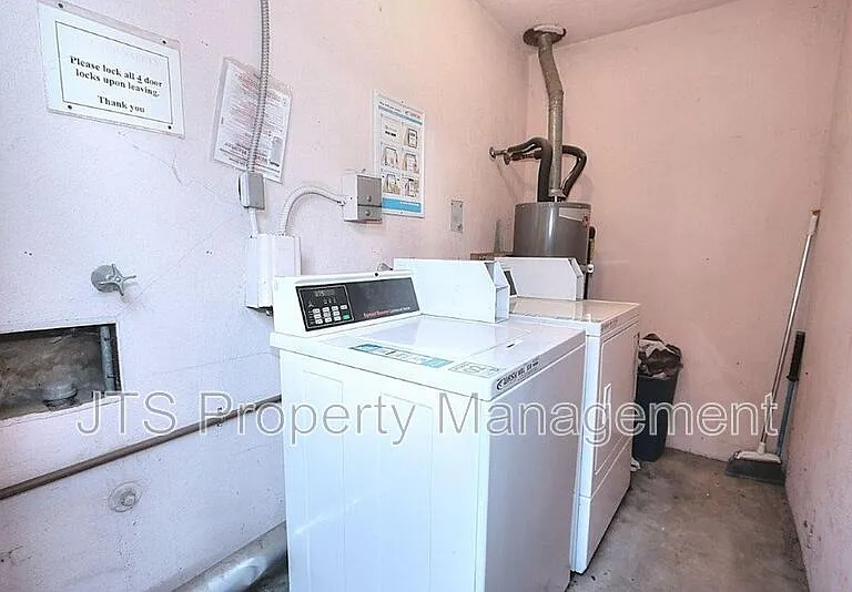 4439 V St #5 — Photo 21