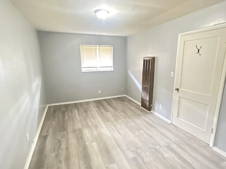 127-129 Pawpaw St #2 — Photo 3