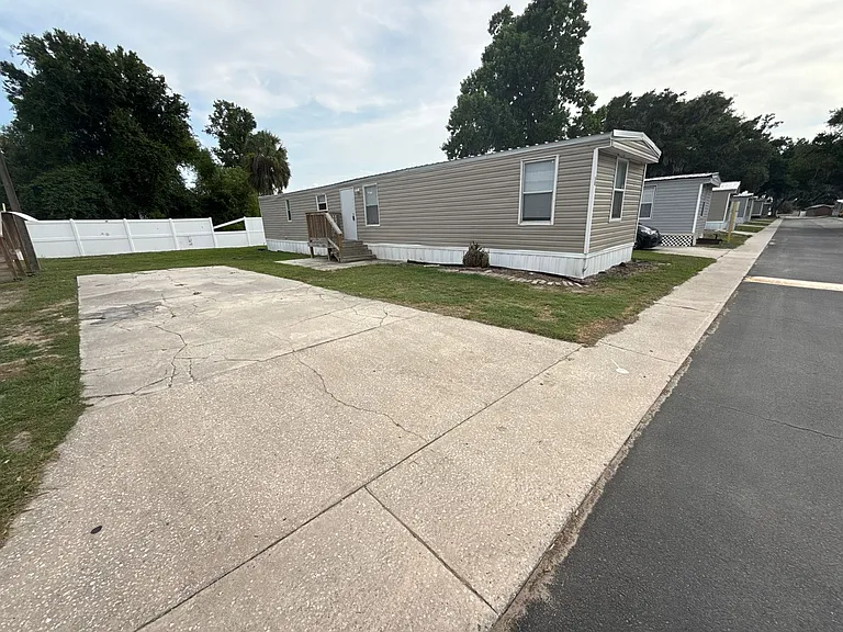 1221 N Valrico Rd #27 — Photo 6