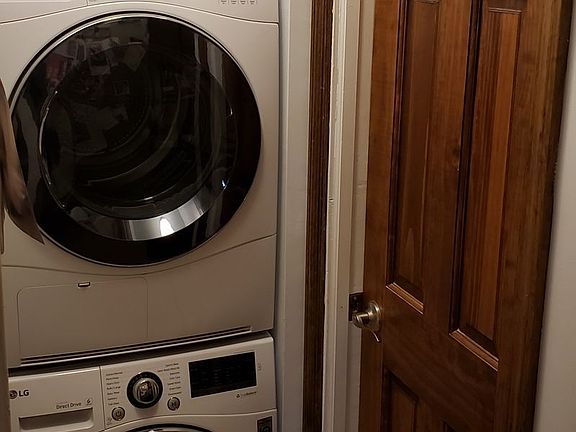 3rd image of 343 W End Ave APT 8