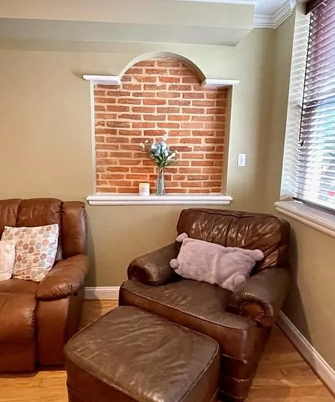 2433 Foster Ave — Photo 9