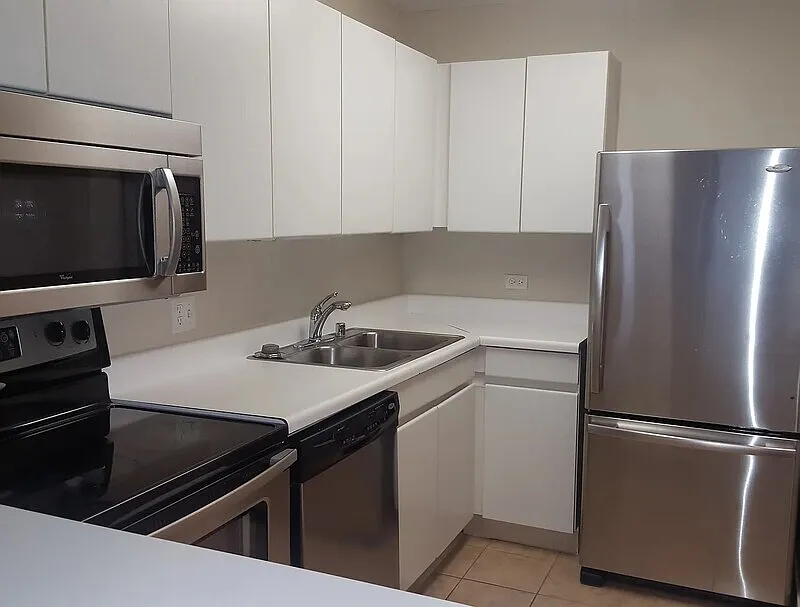 1 bed, 1.0 bath, 849 sqft, $1,910 — Photo 4